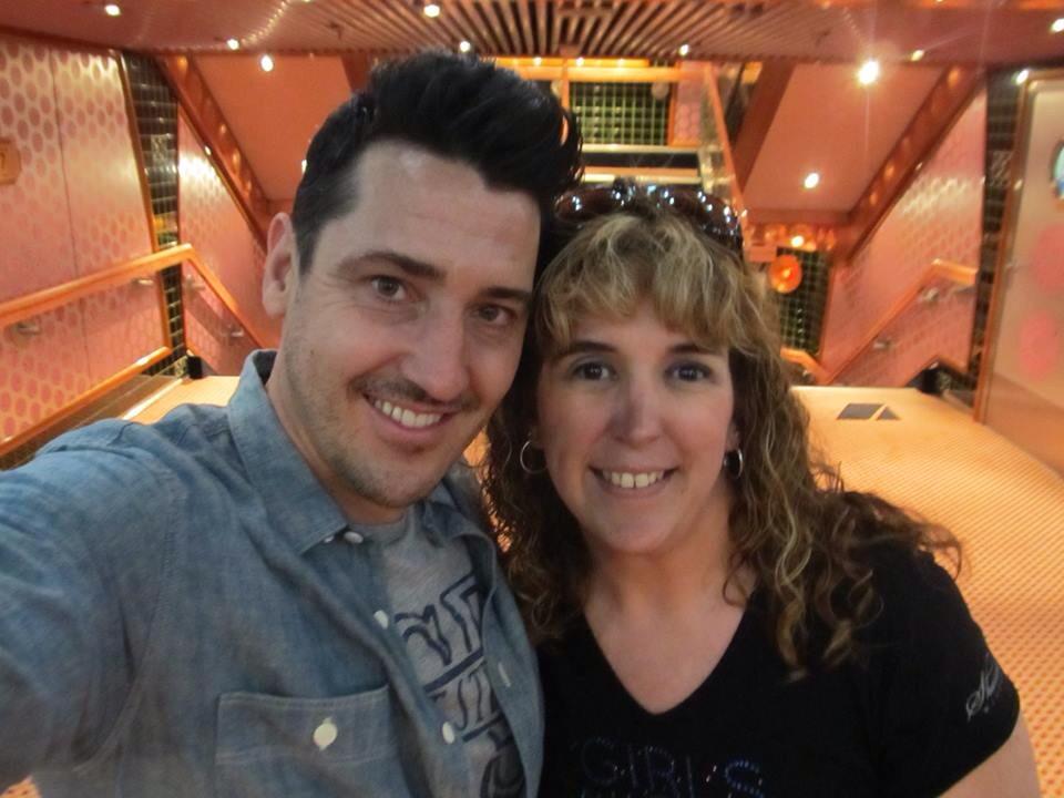 JerseyJoeyGirl's tweet photo. #TheMainEvent #selfieswithJonathan  cruise 2014 http://t.co/5jNLhlQ0EZ