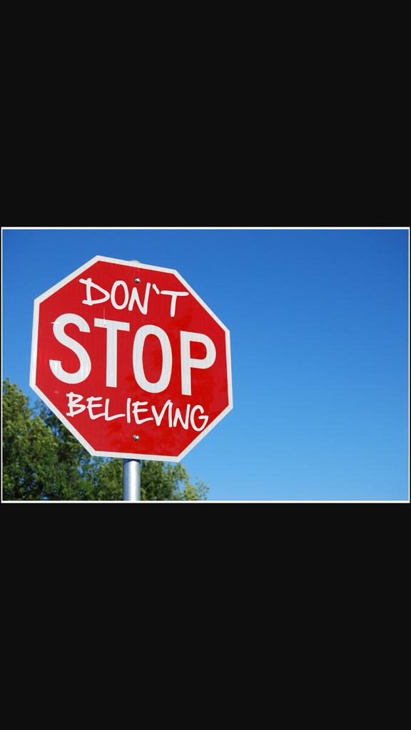 TeamQuest18's tweet photo. Read the sign. 😊😏 http://t.co/I24ehj9ulg