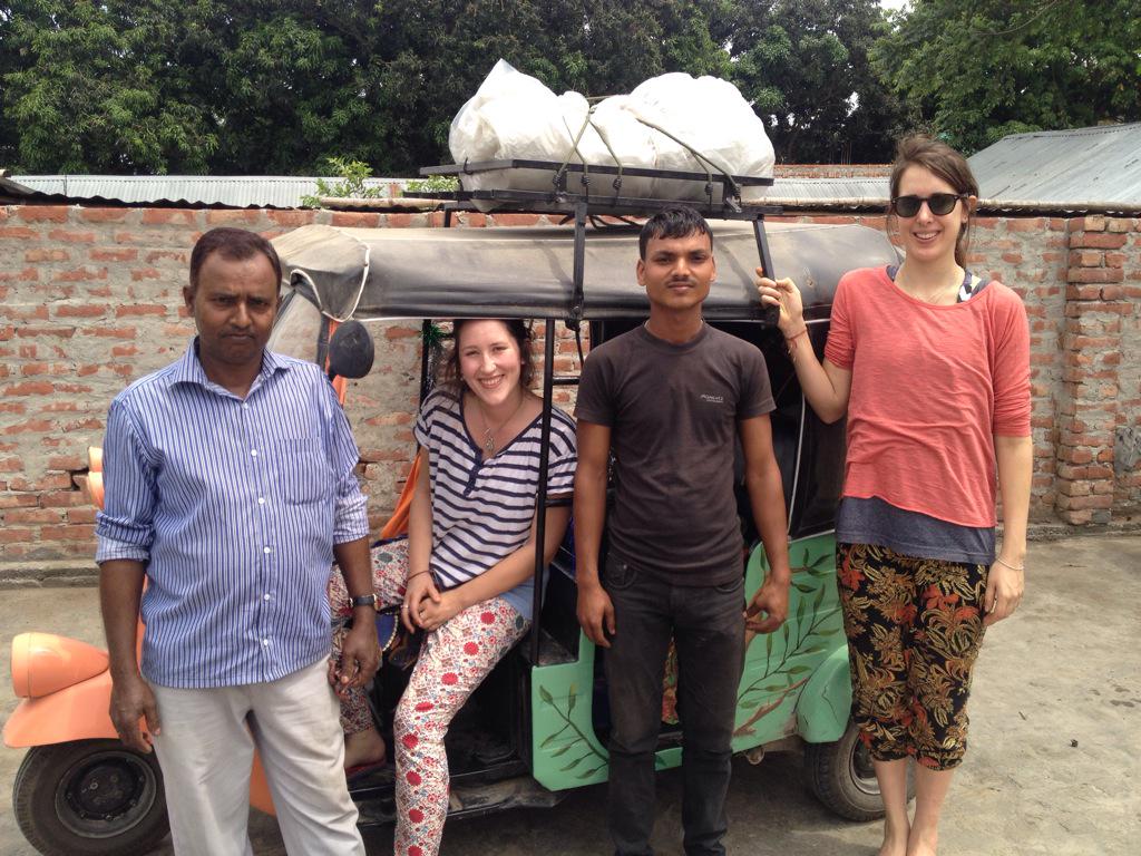indian_roller's tweet photo. More rickshaw troubles but the guys at r.k autos sorted us out! #RickshawRun http://t.co/y0xMH5JxPF