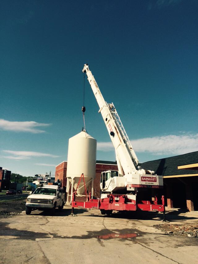 DowntownJCTN's tweet image. Grain silo has landed! #yeehawbrewing #downtownJC