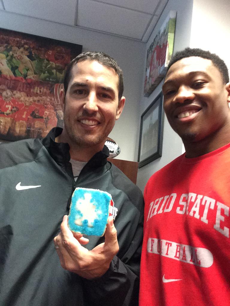 CoachFick's tweet photo. Bucks support #AutismAwareness and #LightItUpBlue! Make sure you get your cookies #EveryCookieCounts @RIP_JEP http://t.co/7UuTo6s1hc