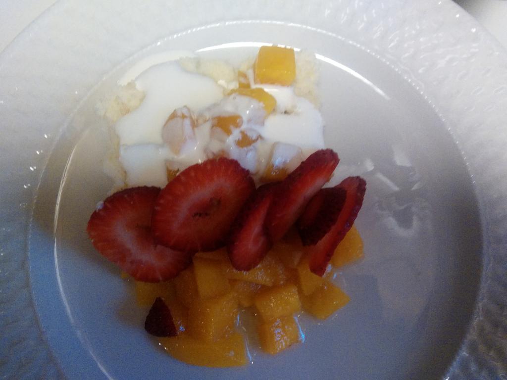 avontips2010's tweet photo. @WendyWilliams  my twins wanted bread for breakfast oops! ran out of bread, so glad I saw yesterday's show Luv u! Thx http://t.co/rHJX92mbRt