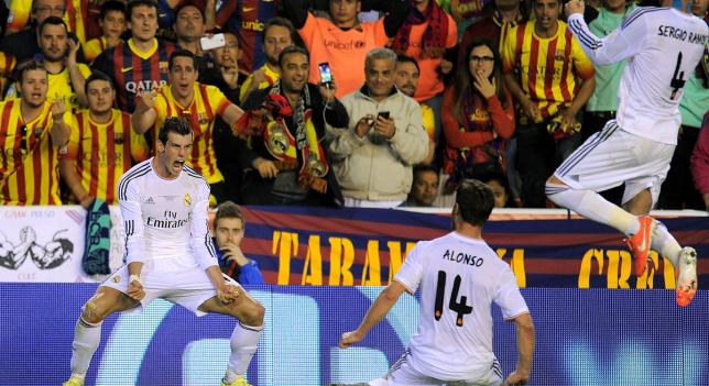 MenezRMCF's tweet photo. Hoy se cumple un año de aquel gol de Bale con el que algunos siguen teniendo pesadillas. #GENIUS http://t.co/kjXaTmk7Cf