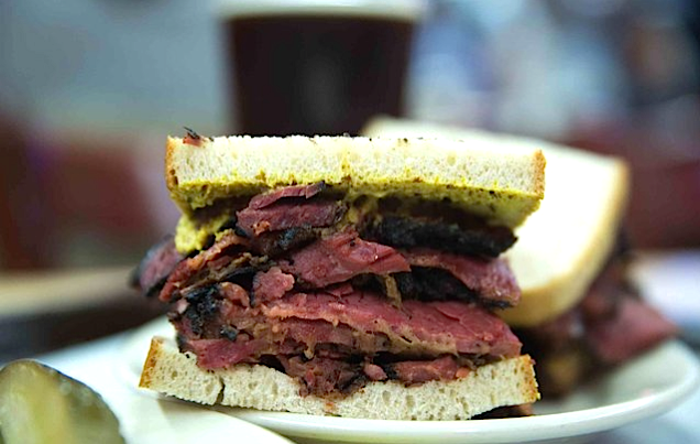 ThrillistNYC's tweet photo. The ​NYC Bucket List: 41 Things to Do Before You Die - http://t.co/9WIkulGNQH http://t.co/zJAIhj1WuN