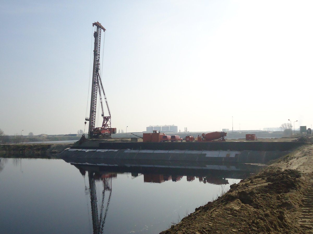 Pure Energie van Raedthuys gestart met bouw Windpark Nieuw Prinsenland op terrein Suiker Unie nieuwprinsenland.nl/nl/bedrijvente…