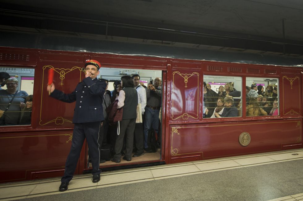 EntreVies's tweet photo. Des de cuan el 1924 la Renfe feia de cap d'estació del metro? Gorra i banderi? No cuadra#metrobcn http://t.co/Oyu6htzw4m
