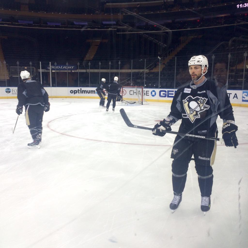 penguins's tweet image. Take a peek into today's #Pens morning skate at MSG.