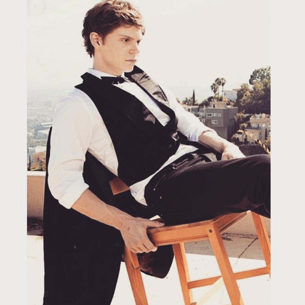 Any one want a shout out? 
All you have to do is retweet and Favorite this and you will get the shout out
Doing all!😄