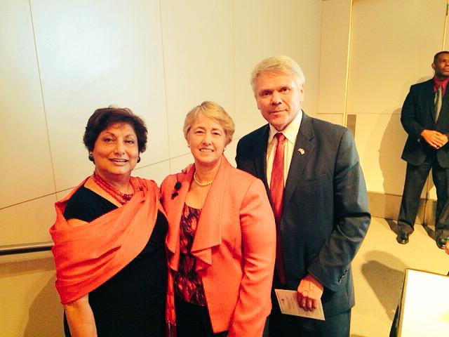 JMykletun's tweet photo. @Jon_Gnarr, former Mayor of Reyjkavik, impresses @AnniseParker &amp; @BillFultonVta, at #3mayors event @RiceKinderInst http://t.co/wpmWGPv1Xz