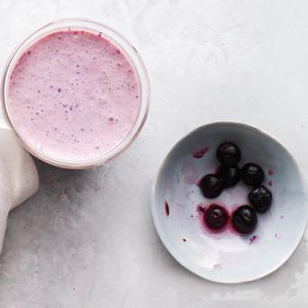SELFmagazine's tweet photo. One smoothie. 28 grams of protein. http://t.co/fOHjDfVr20 http://t.co/5SGqE95epa