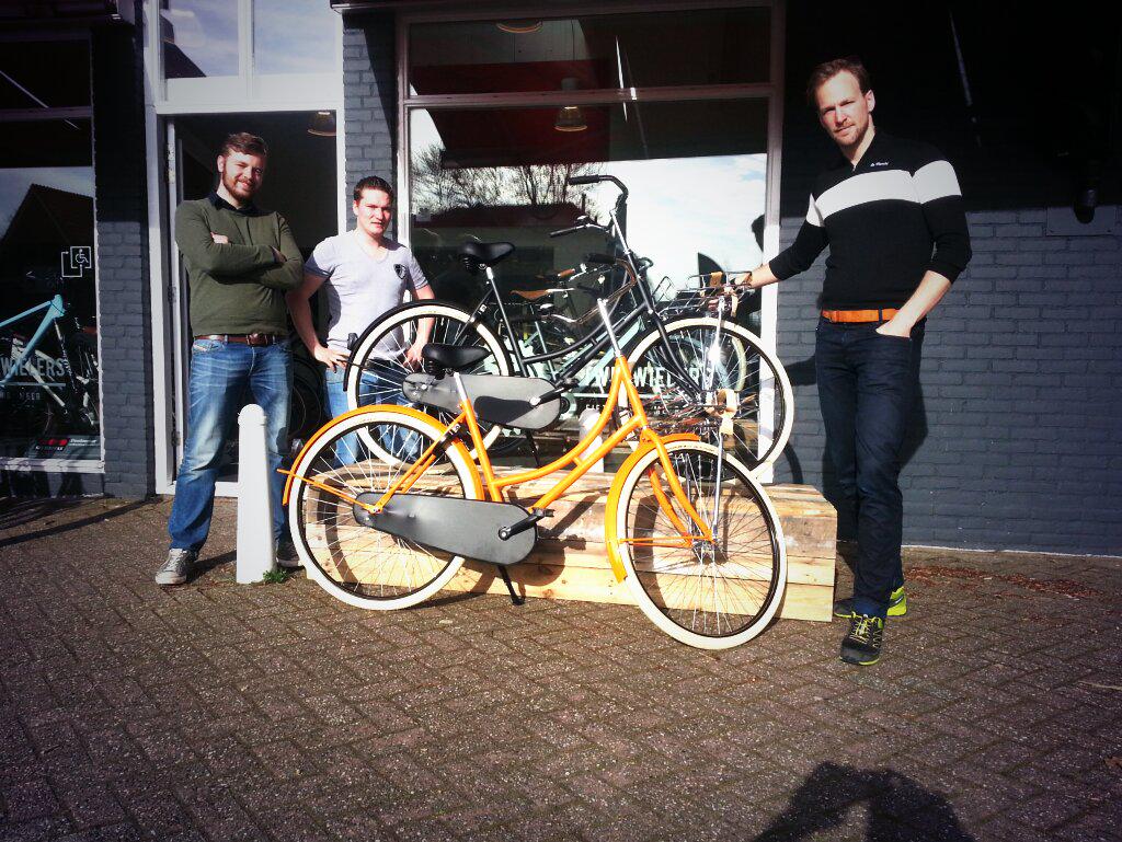 33tweewielers's tweet photo. @FixieBrothers idd en wat is die oranje gaf geworden!  Kom ze snel bij ons bewonderen en testen! http://t.co/cXV4GoRfMt