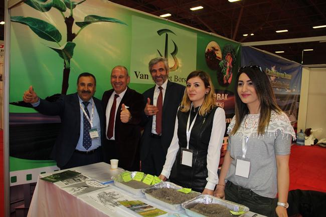 vanticborsa's tweet image. #DATAF kapılarını ziyaretçilere açtı. VANTB standımızda ziyaretçilerimizi ağırladık. Her şey Van için...