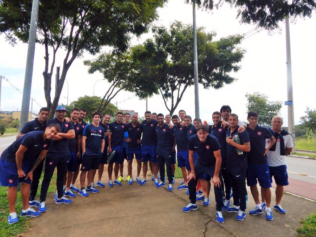 emmamasok's tweet photo. Caminata y mates con la banda!!!!! #JuegaSL  #VamosPorTodo 🔴🔵 http://t.co/4fC85eizuv