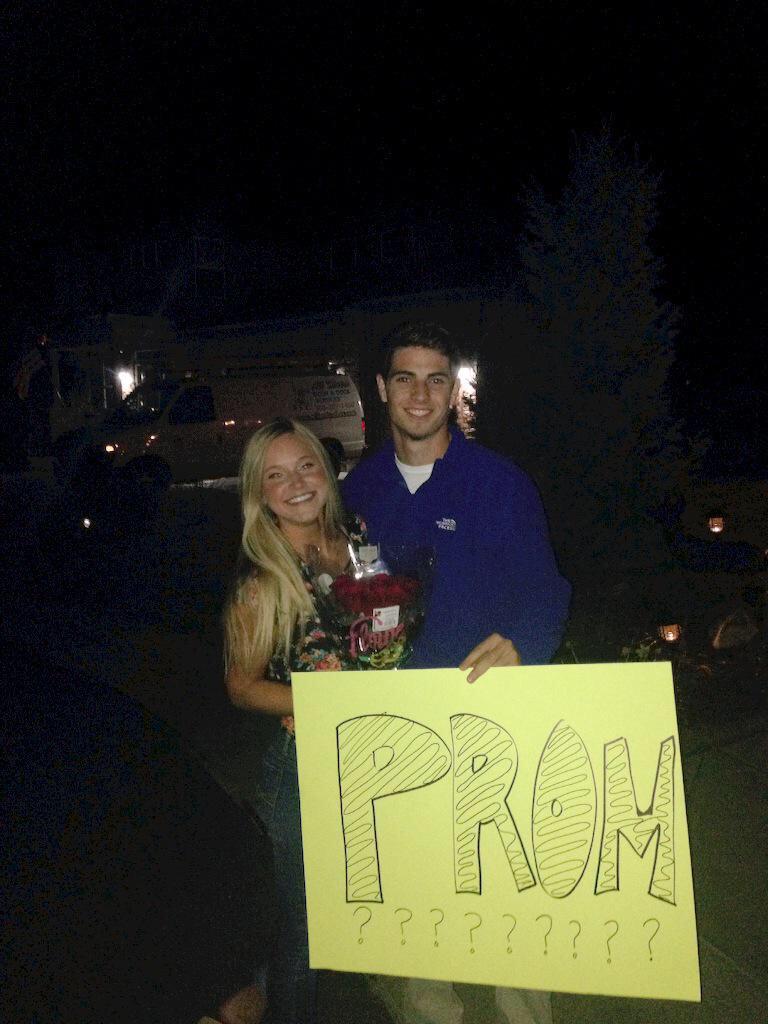 DC Promposals tweet media