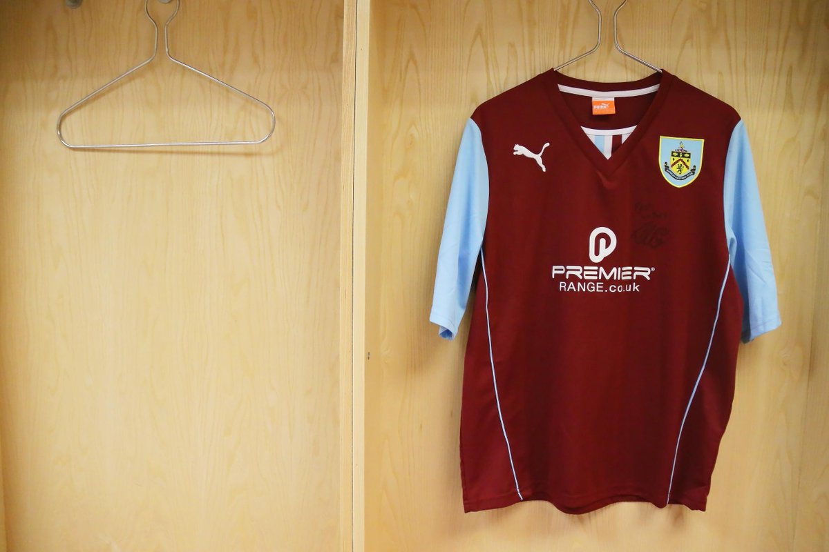 Win a 2013/14 promotion home shirt signed by <a href="/IngsDanny/">Danny Ings</a> in our latest #ClaretsComp. Simply RT to enter!