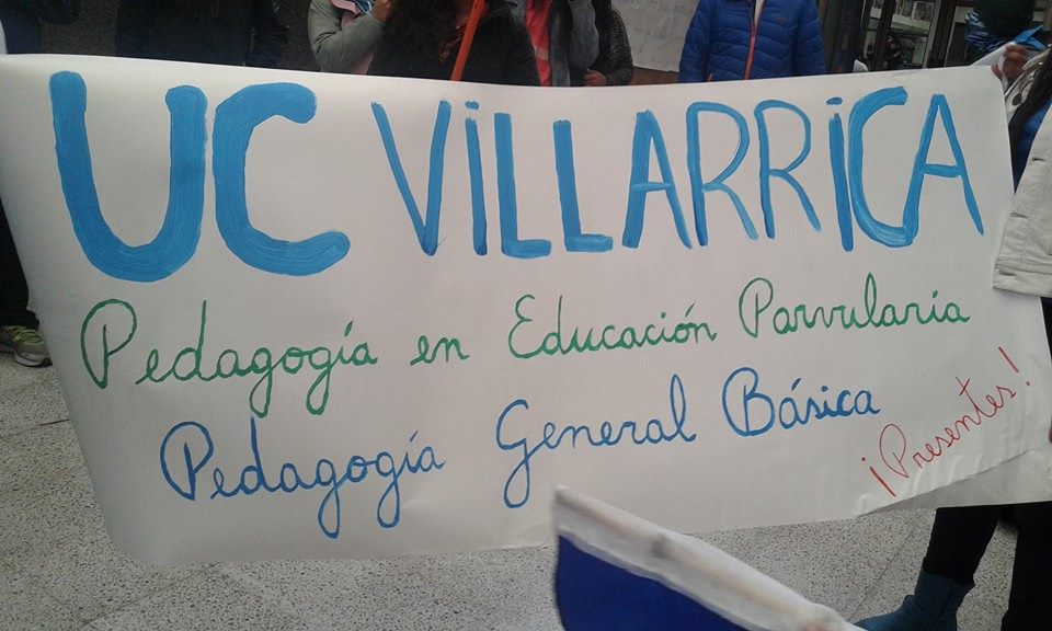 CAVIUC's tweet photo. Los estudiantes del campus Villarrica también se hacen presentes.
#ChileMarchaEl16 http://t.co/SJiHT28xxS