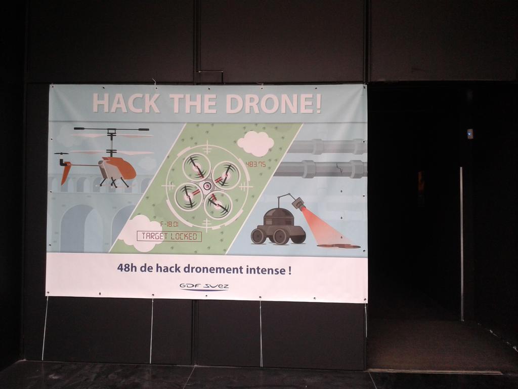 irisson's tweet photo. Prêts à vous accueilir à @usineIO pour le workshop #hackthedrone :) http://t.co/RgVEYw1IwS