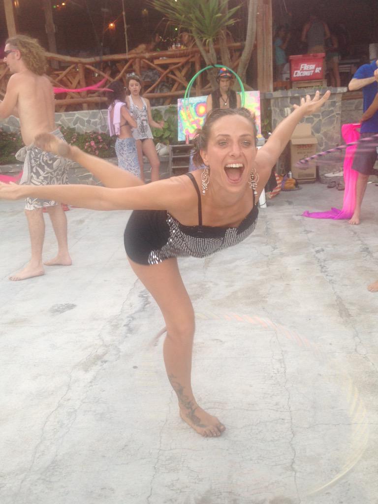 SanctuaryLoves's tweet photo. #beachbabe Nolita our Hoop Queen. catch her class every Friday @SanctuaryLoves @DanceYogaBliss ask at the #TeaTemple http://t.co/cjBR04ITgu