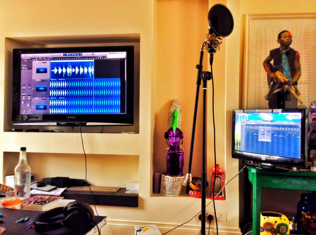 SLKnightMusic's tweet photo. Today #logicX and #fruityloops worked in harmony. And the purple seated man oversaw it all :) #studiotimes #newtunes http://t.co/aFBJScr6bA