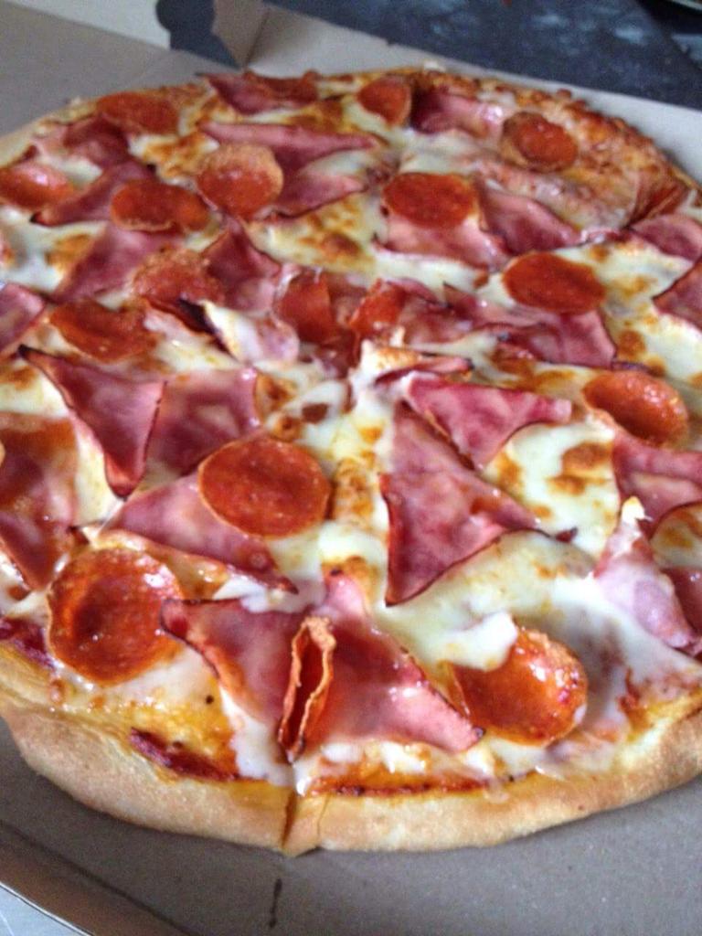 Pizzanetta tweet picture