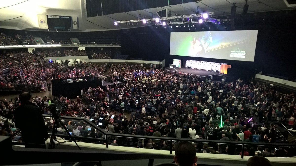 lukeskywalker's tweet photo. Red five standing by. #starwarscelebration http://t.co/kTPnqy7xLc