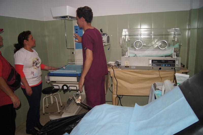 GobLizeta's tweet photo. Con #MaduroEsPazYRevolucion dotación de medicinas llega a Hospital Nabasanuka enLaSelvaDeltana #ElPuebloSalvaAlPueblo http://t.co/4HmZrqL90O