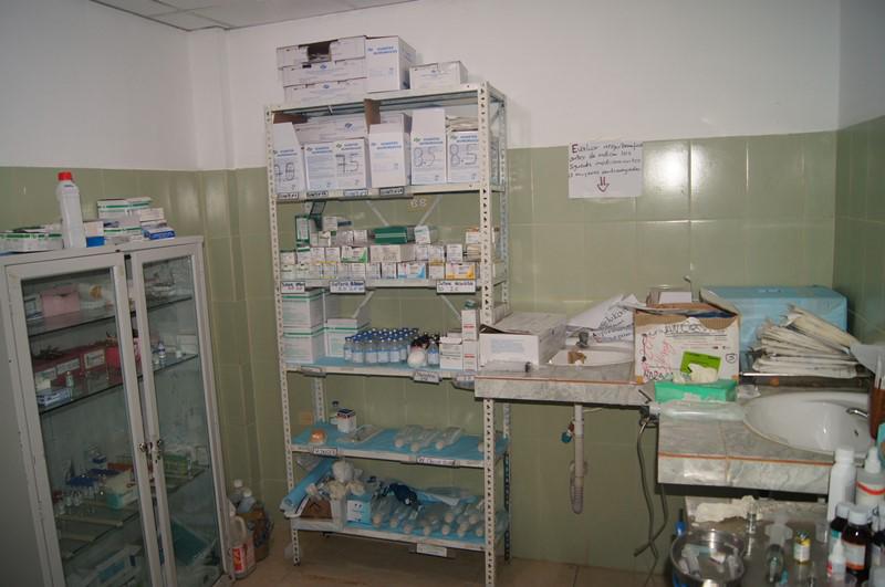 GobLizeta's tweet photo. Con #MaduroEsPazYRevolucion dotación de medicinas llega a Hospital Nabasanuka enLaSelvaDeltana #ElPuebloSalvaAlPueblo http://t.co/4HmZrqL90O
