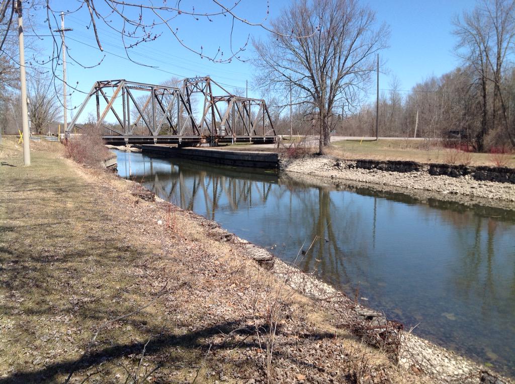 AnneBrandly's tweet photo. Enjoying exploring the Trails in 
Peterborough. #ptbo http://t.co/G9hjLoXvhV