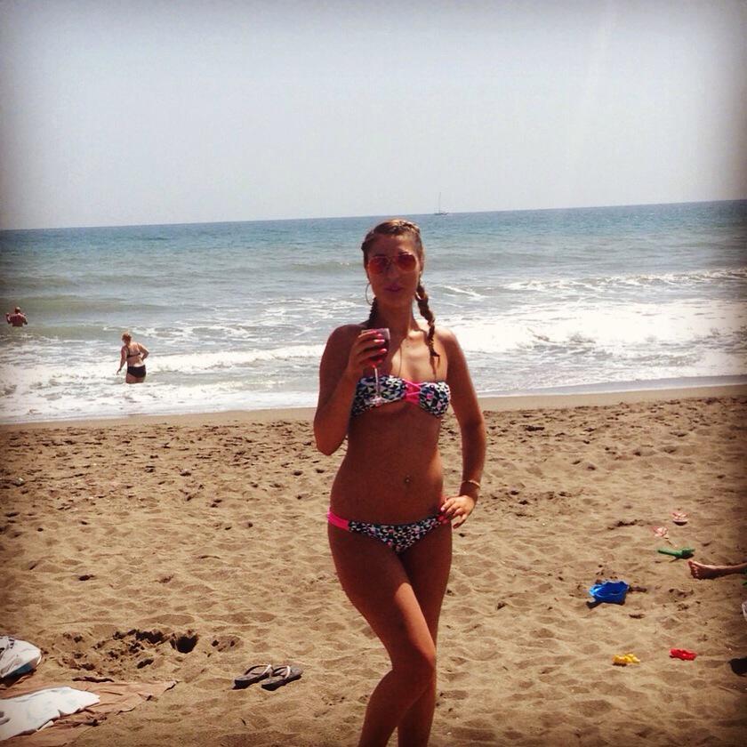 natslauren's tweet photo. Marbs ☀️🌴 http://t.co/PFPIIPhUwW