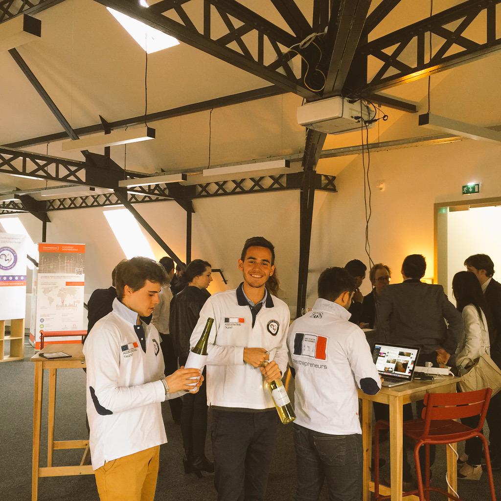 vincentpetre's tweet photo. #StartUp @winetacom and @33entrepreneurs crew ready for a wine test profile night. #WineTech #winestartup http://t.co/0zAg8o5iDZ