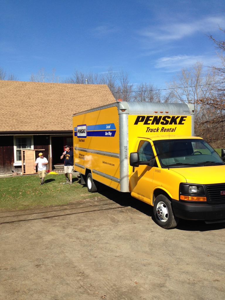 TheRealPoppaP's tweet photo. Look out Tennessee, I'm moving back to Nashville! http://t.co/atgBWNDWNR