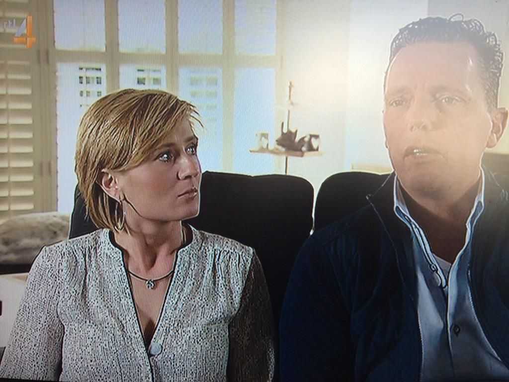 Overbeekeonge's tweet image. #robgeus_sbs #jvmv Word ik niet vrolijk van! Man man man.Zeuren over andere!! Maar zelf schimmel in badkamer  hebben!