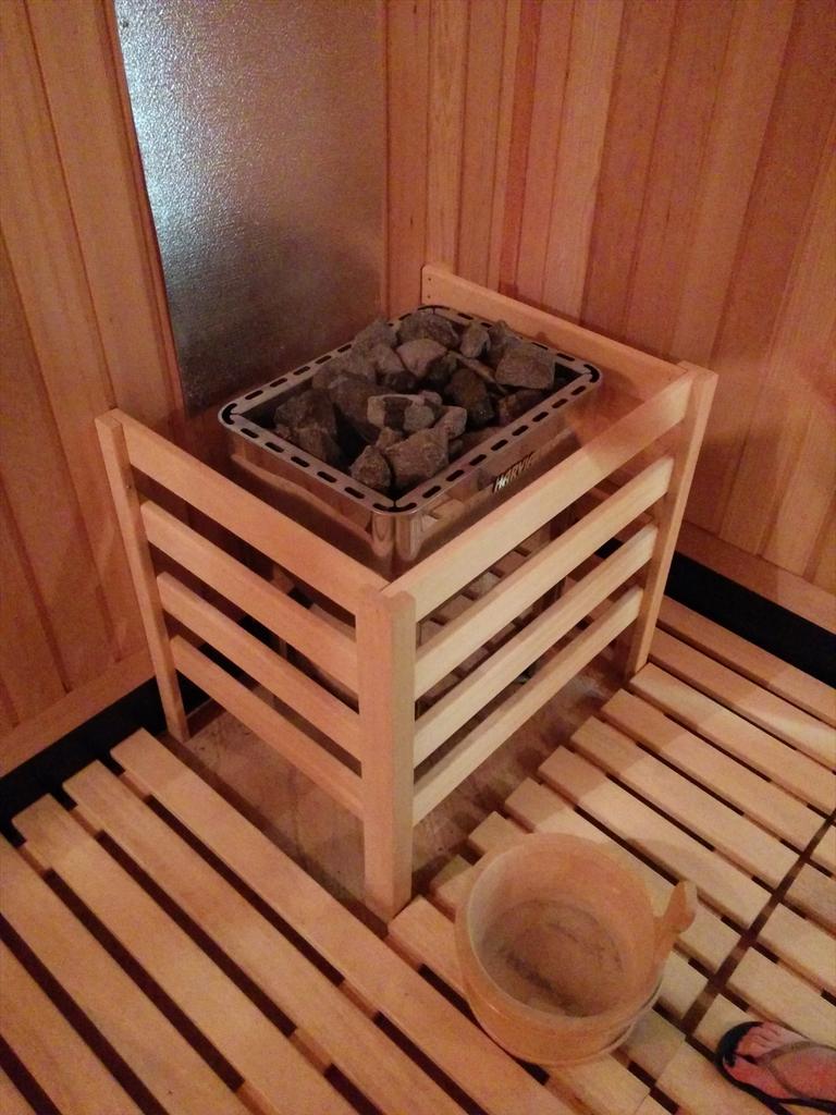 LidiaNavarroM's tweet photo. De sauna, natación y almuerzo un tanto peculiar ha ido la mañana con mi gran deportist...😂  @Marttaasm http://t.co/gl2dfecmnD