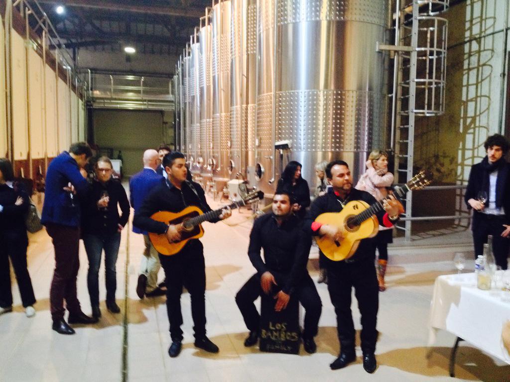 VJeanjean's tweet photo. Ambiance #ViedeBoheme ce soir au #MasNeuf http://t.co/6RFNSlnsfQ
