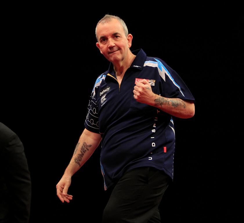 livedarts's tweet image. First up tonight, @ChizzyChisnall faces Phil Taylor!
RT for Chizzy, FAV for Taylor!
Preview &amp;gt;&amp;gt; bit.ly/ChizzyvsTaylor