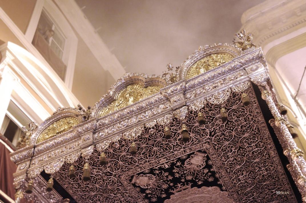 Tal día como hoy, a esta misma hora, no hace mucho, el cielo se hizo plata. Buenas noches.