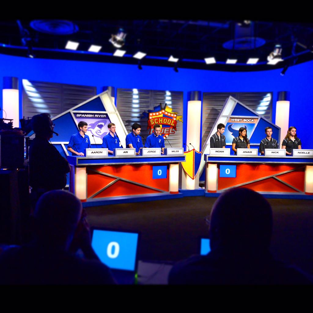 SchoolDuel's tweet photo. < 1 hour till #SchoolDuel !!  7pm on @BECONTV   (Channel 19 or Ch 63)  Retweet !!
#WestBocaHigh vs #SpanishRiverHigh http://t.co/Yv8Lht64DJ