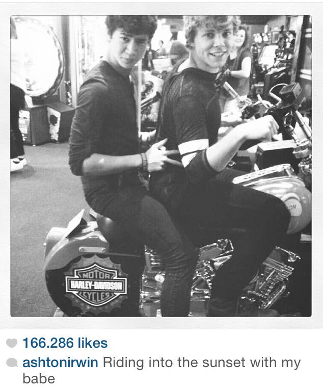 lqcashton's tweet photo. a little bit of cashton on ashton's ig http://t.co/gfbREl2Ivq