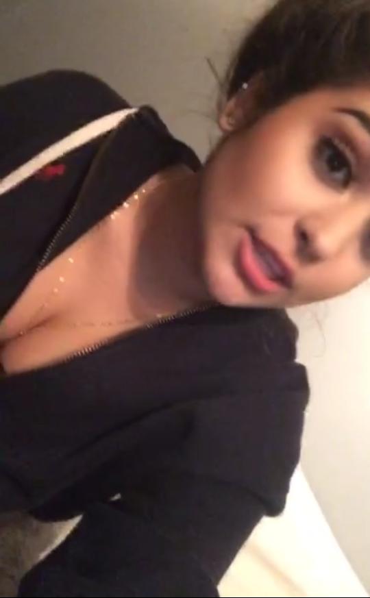 Mid-sentence selfie 😂