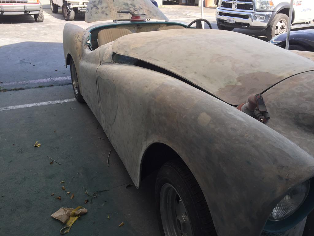 Christo09038515's tweet photo. Lasley sports car http://t.co/KF6w6liD2d