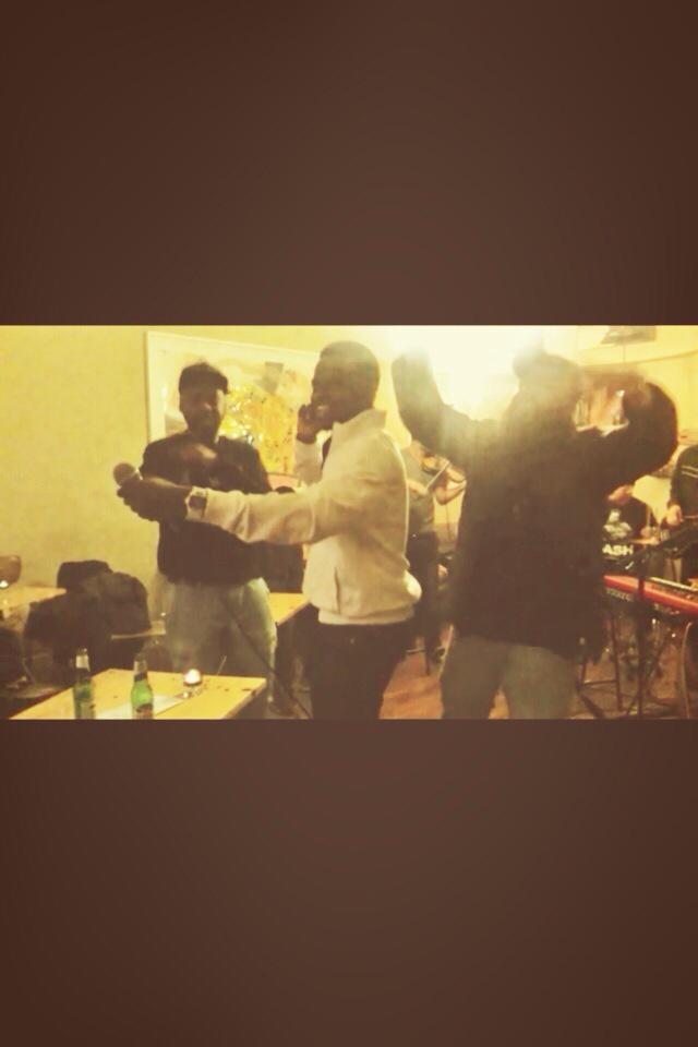 InderPaulSandhu's tweet photo. #cafevinyl was jumpin 2night hold tight my Gs @YAWEHUNIQUE @RUTS_84 @EssieBMusic n @keri_makz 4 the invite #Ministry http://t.co/3b9qpMVFKA