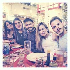 Steph Lafarga celebrando su cumpleaños en compañía de sus amigos en #LaMonaMarina