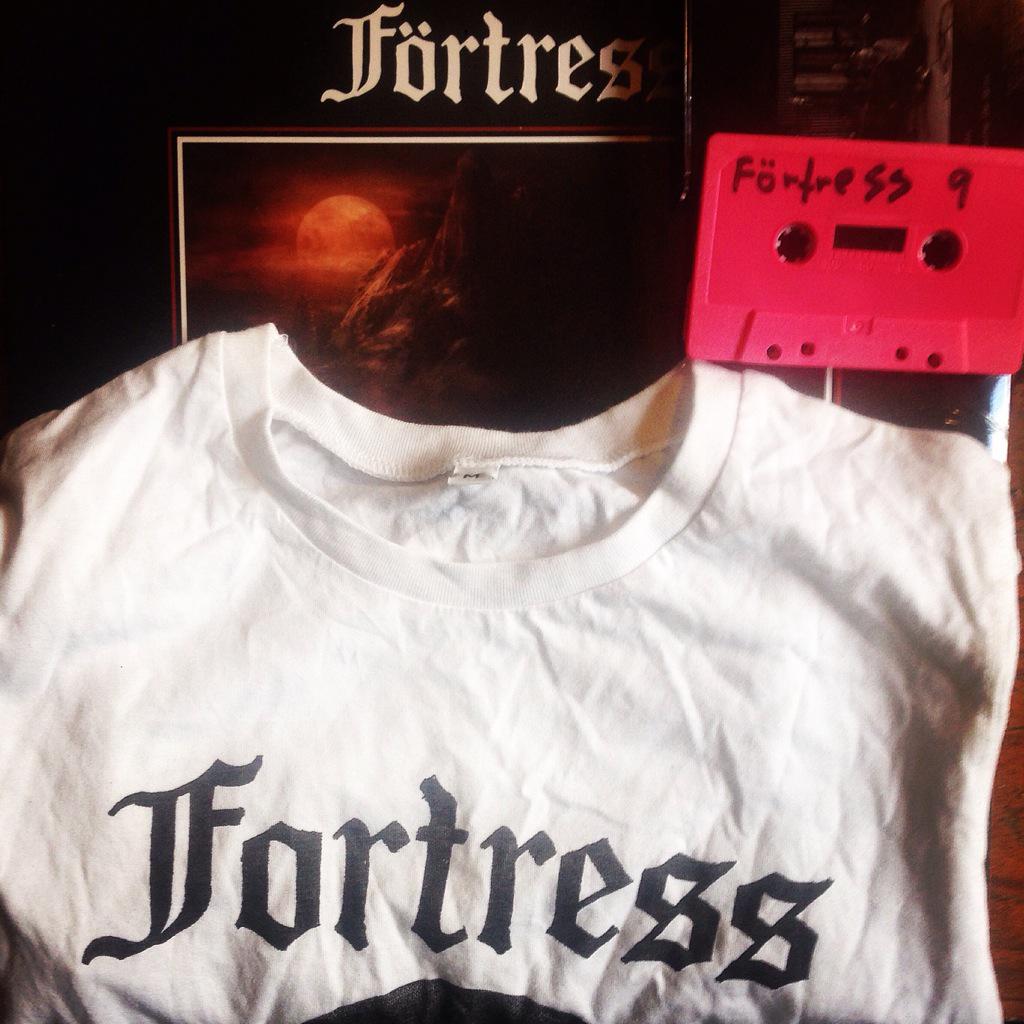 Eksklusiv merch bundle fra <a href="/FortressDK/">Förtress</a>  til vores <a href="/recordstoreday/">Record Store Day</a> event Lørdag - kun 200kr og alt er møzzet #rsddk