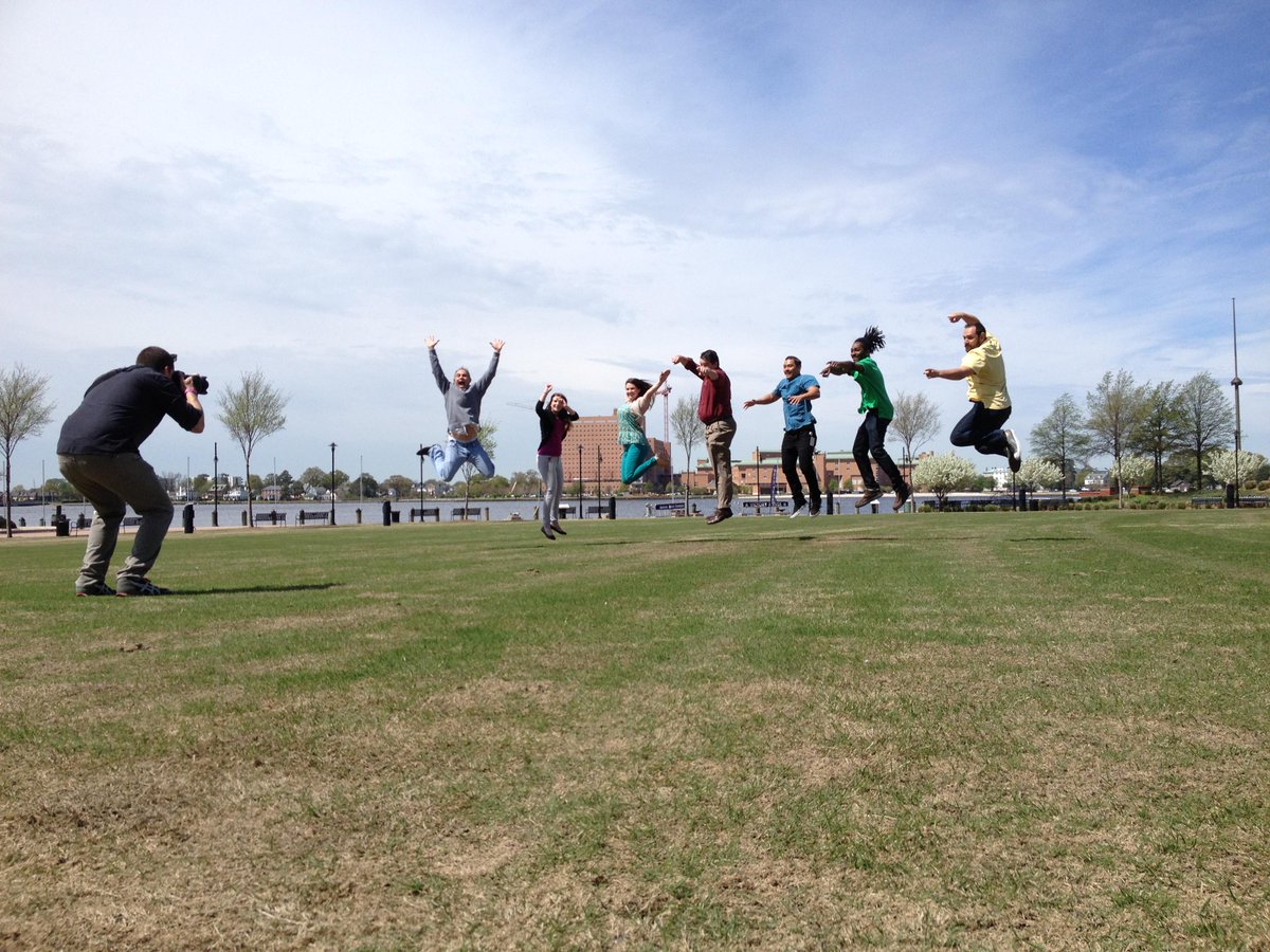 dlcwave03's tweet photo. #DEjump with @HomesDotCom @DomEnterprises! #JumpIntoSpring #JumpBecause @NorfolkDowntown http://t.co/cjU3QiKwg7