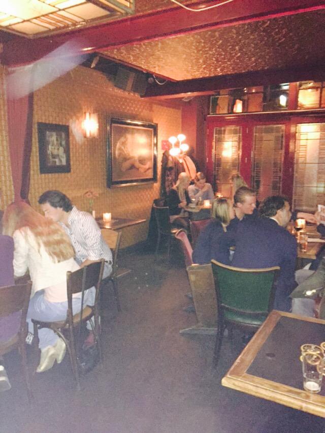 EJvanVendeloo's tweet photo. Pubquiz van de @GFEgroningen ! #Deloitte is er klaar voor! http://t.co/KuX36t1FSW