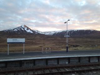 simonmardle's tweet photo. Direct train to Euston due in 30mins. Not sure what zone we are in... http://t.co/YFaQY1nxyg