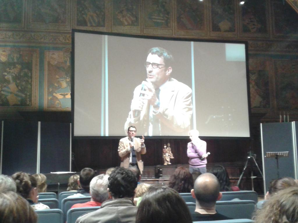 damarogico's tweet photo. "Buttanissima Sicilia"! In Sala dei Notari comincia lo spettacolo teatrale di @PButtafuoco.
#ijf15 http://t.co/yfm4I1VCvL