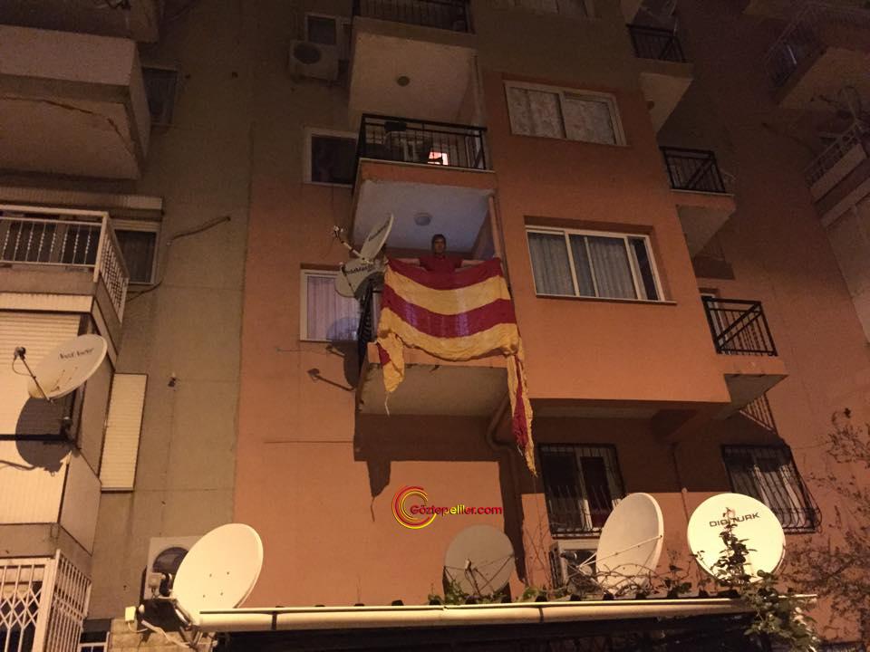 Sen şampiyon ol yeter!

İnanıyoruz. Bayraklar balkonlara!

Varol Üşümezgezer

#Göztepe #Göztepelilercom