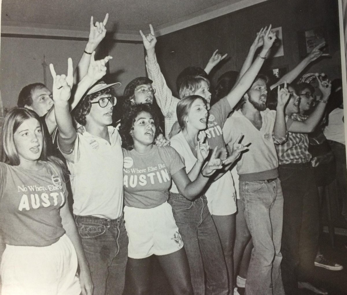 UTAustin2019's tweet photo. #UTorientation advisors from 1978! Our 2015 OAs are equally stylish. ;) #throwbackthursday http://t.co/Ddxq9z86oK