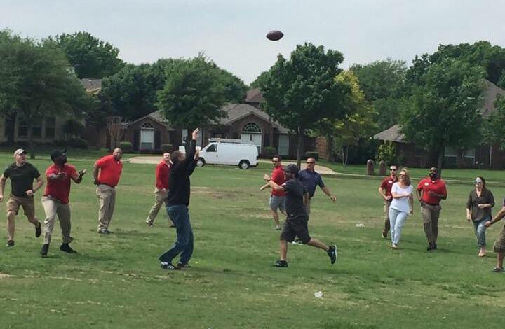 BeckyHasik's tweet photo. #D326 Fun ETL/STL BBQ and football team build! Thanks @DForbes360 http://t.co/XchIeloqLA